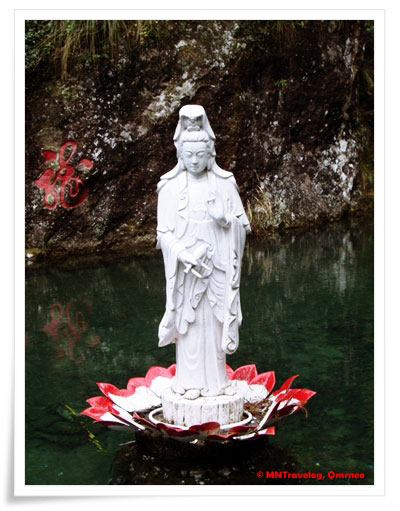 Lady-Budhha-in-Xiao-Long-Pool,-YanDang-Mountain,-China,-MNTravelog